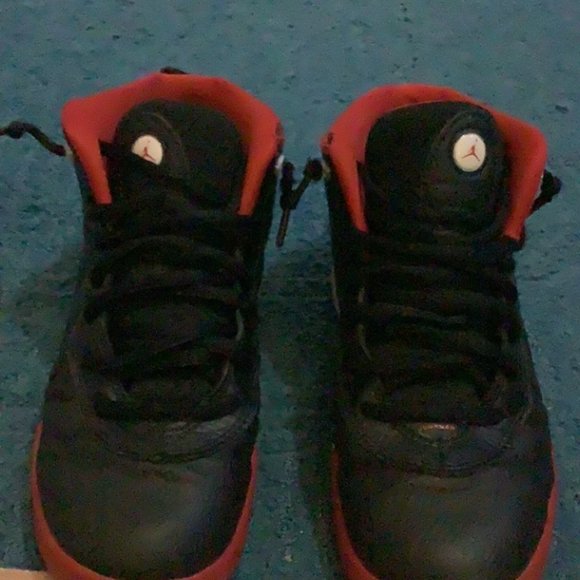 Retro Black and red Jordans youth size 3 - Picture 2 of 2